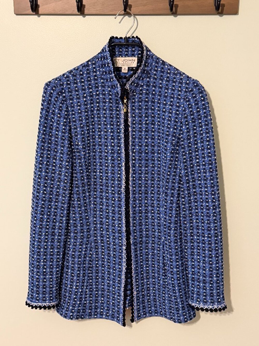 Elegant knit St. John Collection zip front jacket